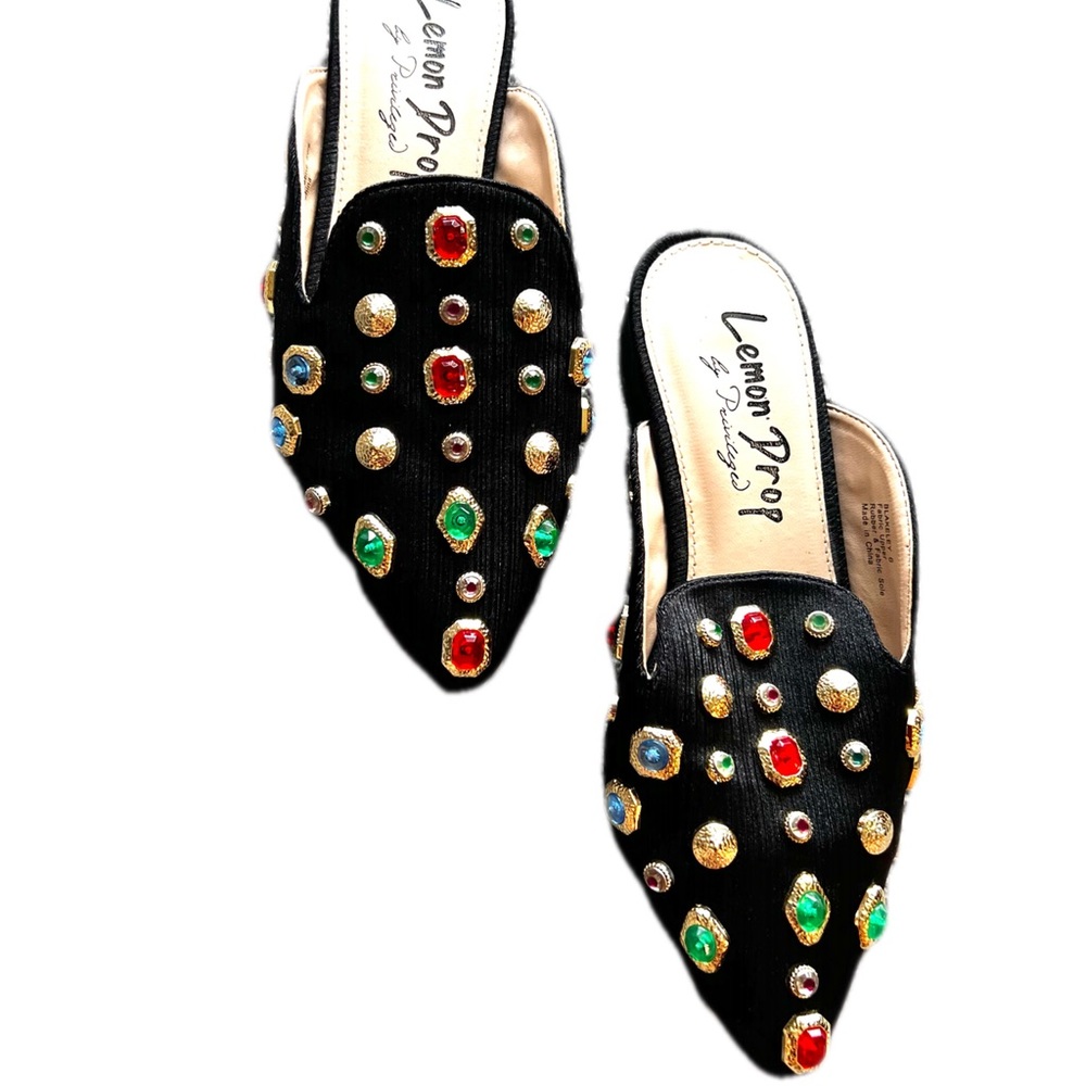 **** New Arrival…”Privileged” Flats !!!